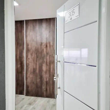 Edificio Brown Apartment Caleta Olivia Exterior photo